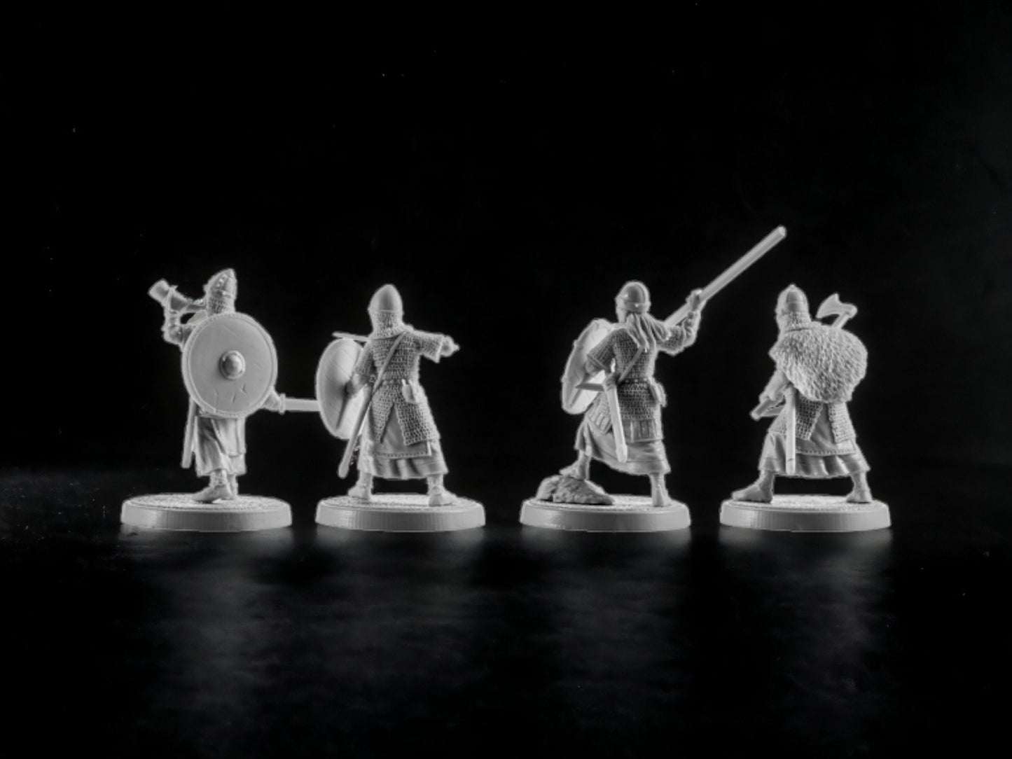 Set of 4 Vikings Shield Maidens. 28 mm Miniatures