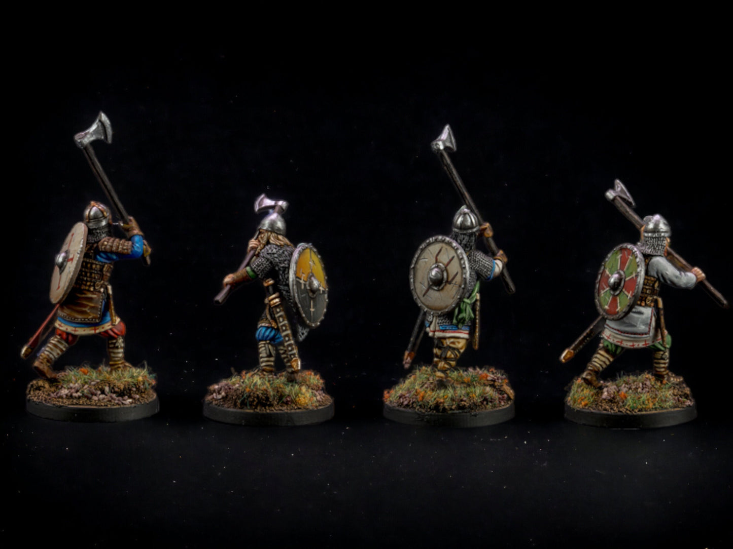 Vikings with broad axes. 28 mm Miniatures (Set #3)