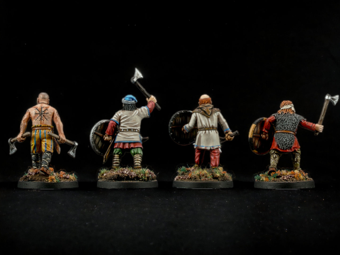 Set of 4 Vikings with axes. 28 mm Miniatures (Set #4)
