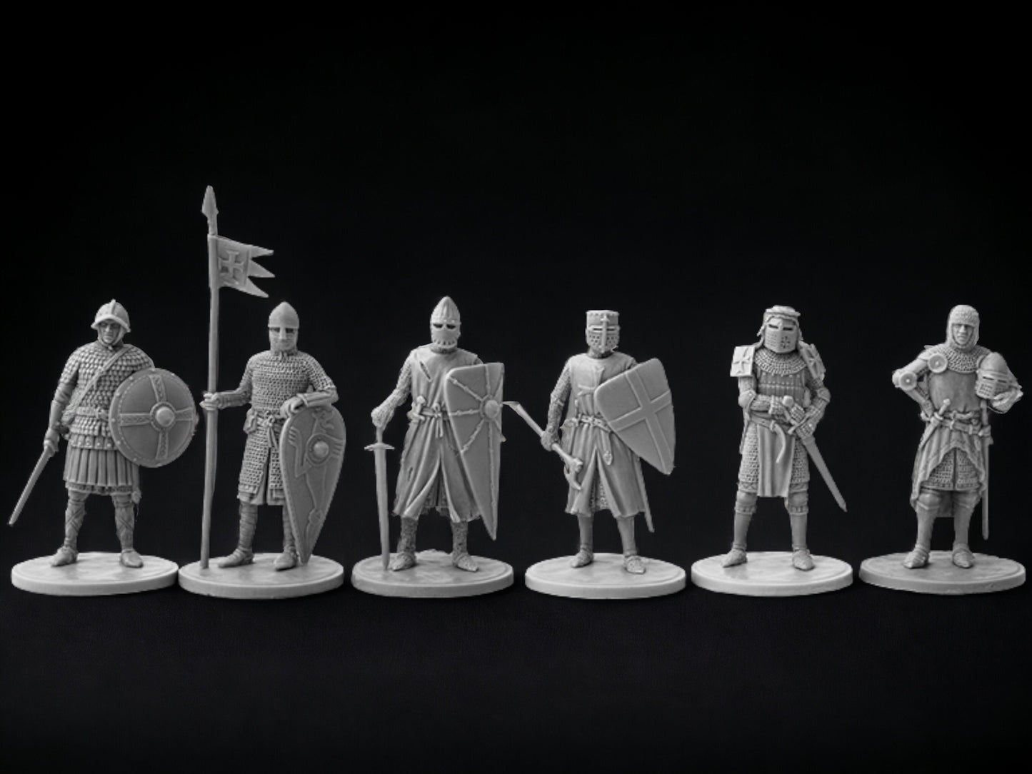 Set of 6 Crusaders Knights. 40 mm Miniatures