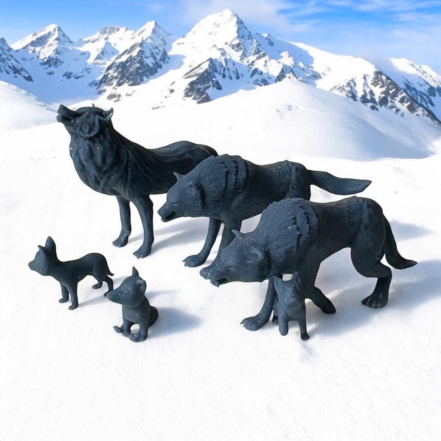Set of 6 Wolfs Miniatures. 28 mm Miniature. Ideal for Games Like SAGA and Other Wargames. Produced by Tofer's Miniatures