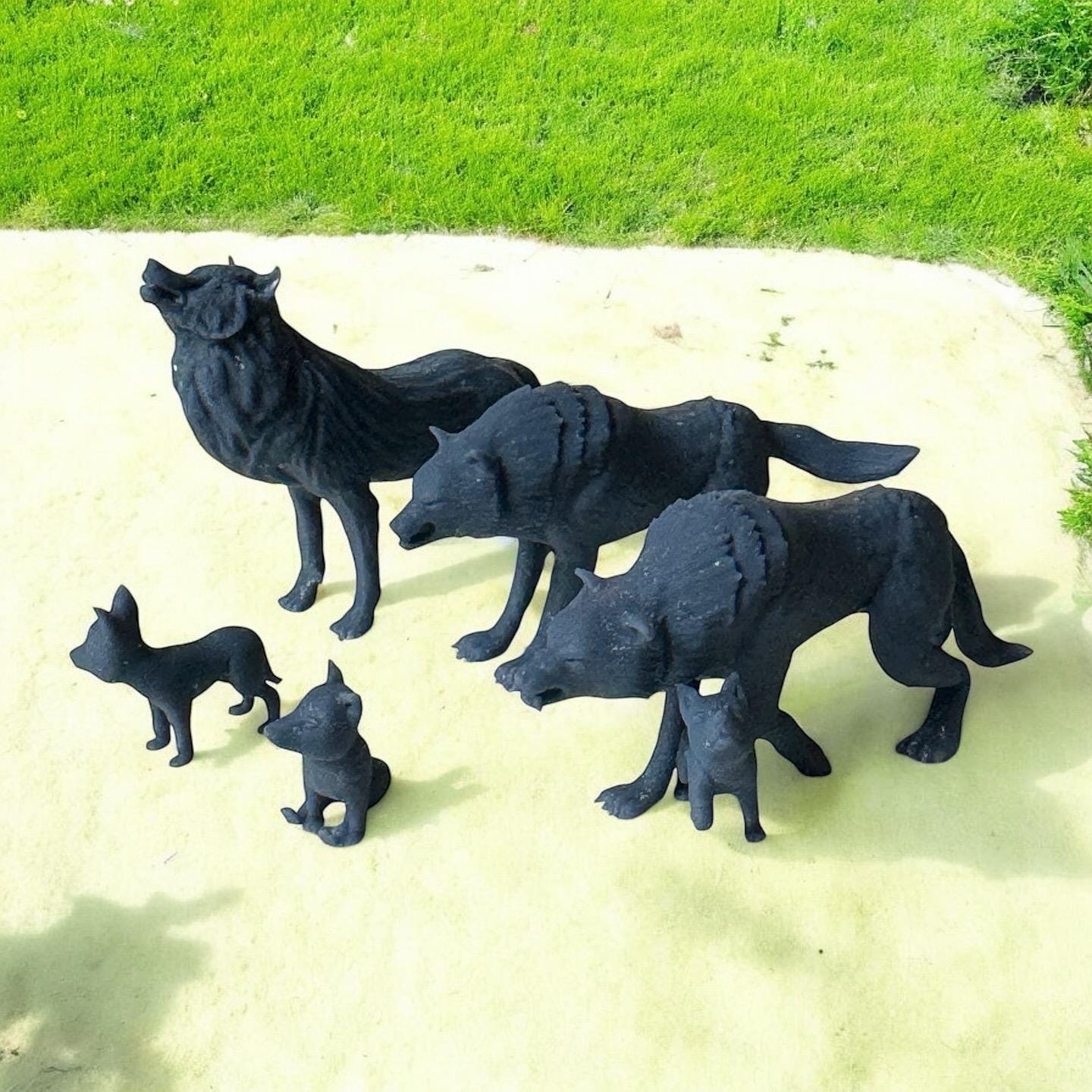 Set of 6 Wolfs Miniatures. 28 mm Miniature. Ideal for Games Like SAGA and Other Wargames. Produced by Tofer's Miniatures